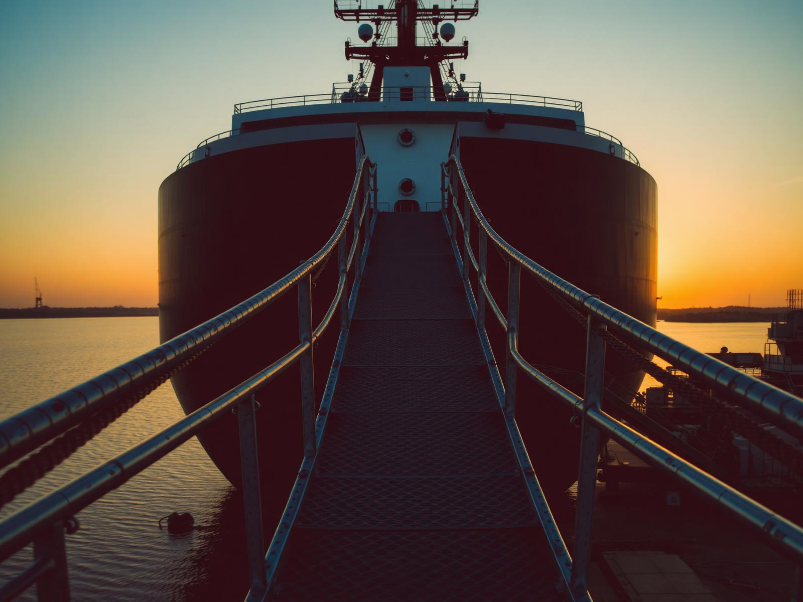 Accès à un navire en zone portuaire